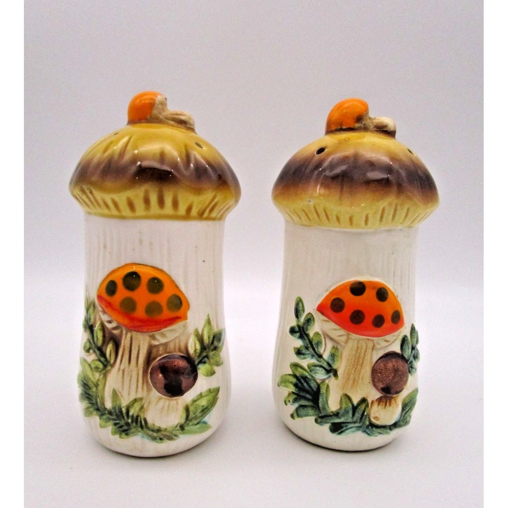 Vintage 1970's Merry Mushroom Salt and Pepper Spice Shakers Set of 2 Sears